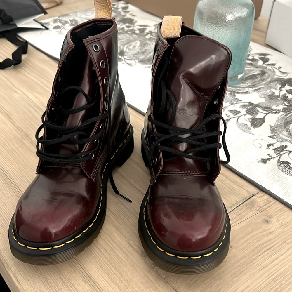 Really cute dr Martens. I’ve worn them twice. They still need a thick sock.